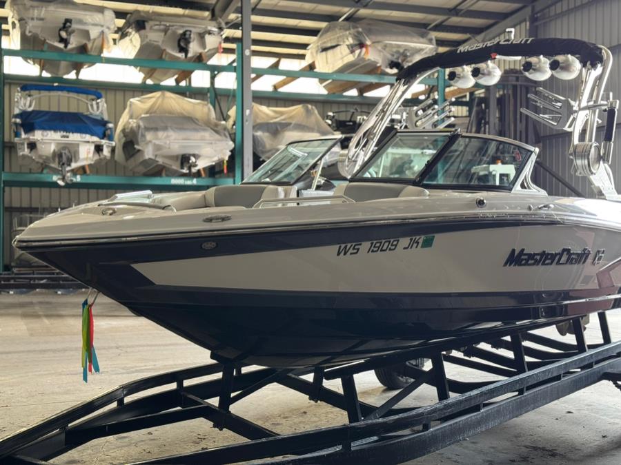 2015 Mastercraft X30 Wake Boat, available for sale in Darien, Wisconsin | Geneva Motor Cars. Darien, Wisconsin 2015 Mastercraft X30 Wake Boat, available for sale in Darien, Wisconsin | Geneva Motor Cars. Darien, Wisconsin