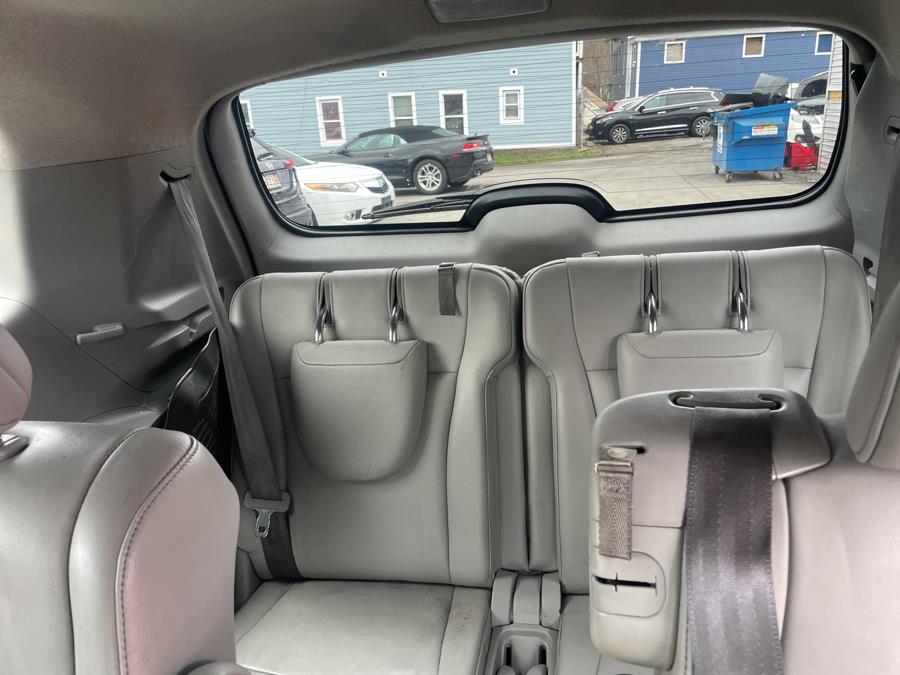 2013 Toyota Highlander FWD 4dr V6 (Natl), available for sale in Worcester, Massachusetts | Worcester Auto Outlet LLC. Worcester, Massachusetts 2013 Toyota Highlander FWD 4dr V6 (Natl), available for sale in Worcester, Massachusetts | Worcester Auto Outlet LLC. Worcester, Massachusetts