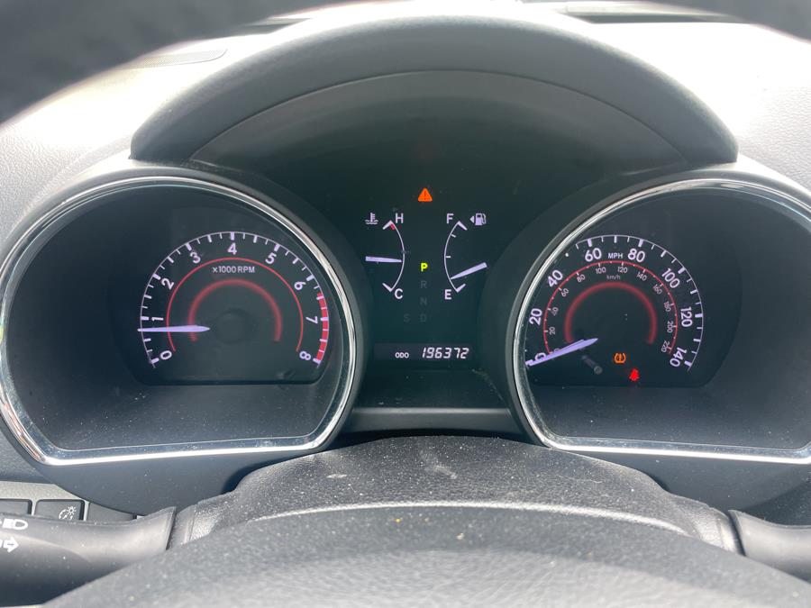 2013 Toyota Highlander FWD 4dr V6 (Natl), available for sale in Worcester, Massachusetts | Worcester Auto Outlet LLC. Worcester, Massachusetts 2013 Toyota Highlander FWD 4dr V6 (Natl), available for sale in Worcester, Massachusetts | Worcester Auto Outlet LLC. Worcester, Massachusetts