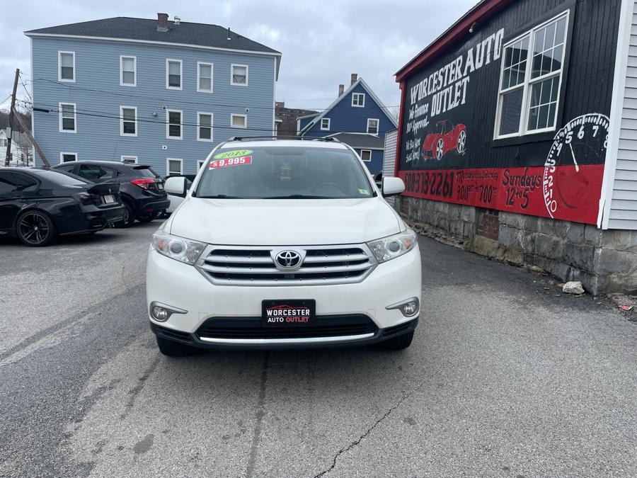 2013 Toyota Highlander FWD 4dr V6 (Natl), available for sale in Worcester, Massachusetts | Worcester Auto Outlet LLC. Worcester, Massachusetts 2013 Toyota Highlander FWD 4dr V6 (Natl), available for sale in Worcester, Massachusetts | Worcester Auto Outlet LLC. Worcester, Massachusetts
