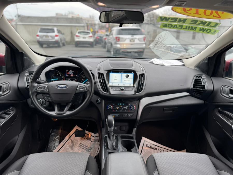 2019 Ford Escape SE 4WD, available for sale in Irvington, New Jersey | RT 603 Auto Mall. Irvington, New Jersey 2019 Ford Escape SE 4WD, available for sale in Irvington, New Jersey | RT 603 Auto Mall. Irvington, New Jersey