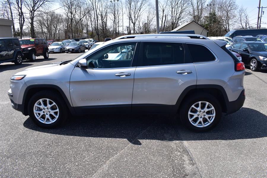 2017 Jeep Cherokee LATITUDE, available for sale in Patchogue, New York | 112 Auto Plaza. Patchogue, New York 2017 Jeep Cherokee LATITUDE, available for sale in Patchogue, New York | 112 Auto Plaza. Patchogue, New York