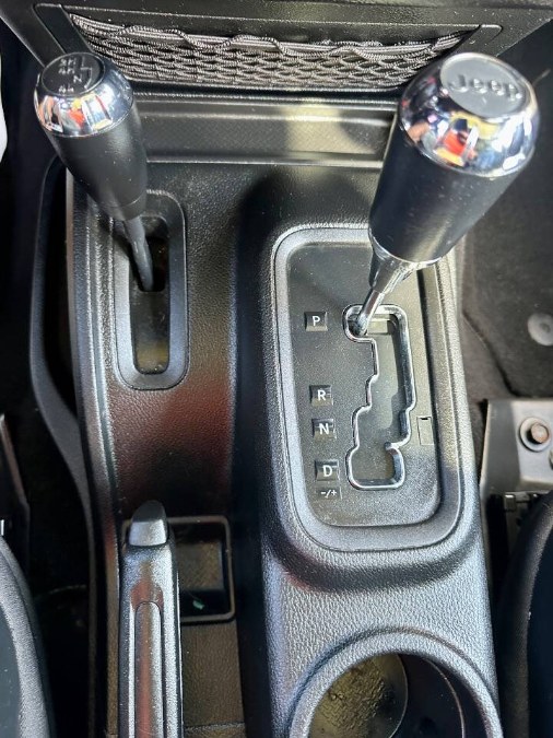 2015 Jeep Wrangler Unlimited 4WD 4dr Sahara, available for sale in Salem, Massachusetts | Dave Franks Auto Sales. Salem, Massachusetts 2015 Jeep Wrangler Unlimited 4WD 4dr Sahara, available for sale in Salem, Massachusetts | Dave Franks Auto Sales. Salem, Massachusetts
