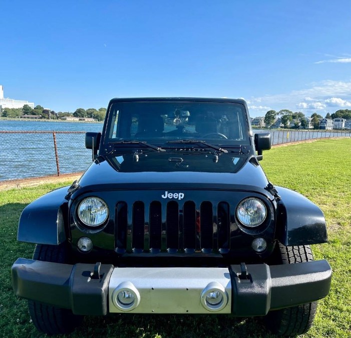 2015 Jeep Wrangler Unlimited 4WD 4dr Sahara, available for sale in Salem, Massachusetts | Dave Franks Auto Sales. Salem, Massachusetts 2015 Jeep Wrangler Unlimited 4WD 4dr Sahara, available for sale in Salem, Massachusetts | Dave Franks Auto Sales. Salem, Massachusetts