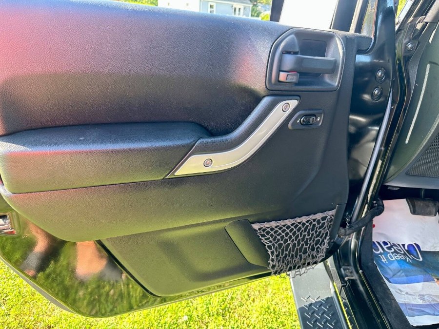 2015 Jeep Wrangler Unlimited 4WD 4dr Sahara, available for sale in Salem, Massachusetts | Dave Franks Auto Sales. Salem, Massachusetts 2015 Jeep Wrangler Unlimited 4WD 4dr Sahara, available for sale in Salem, Massachusetts | Dave Franks Auto Sales. Salem, Massachusetts