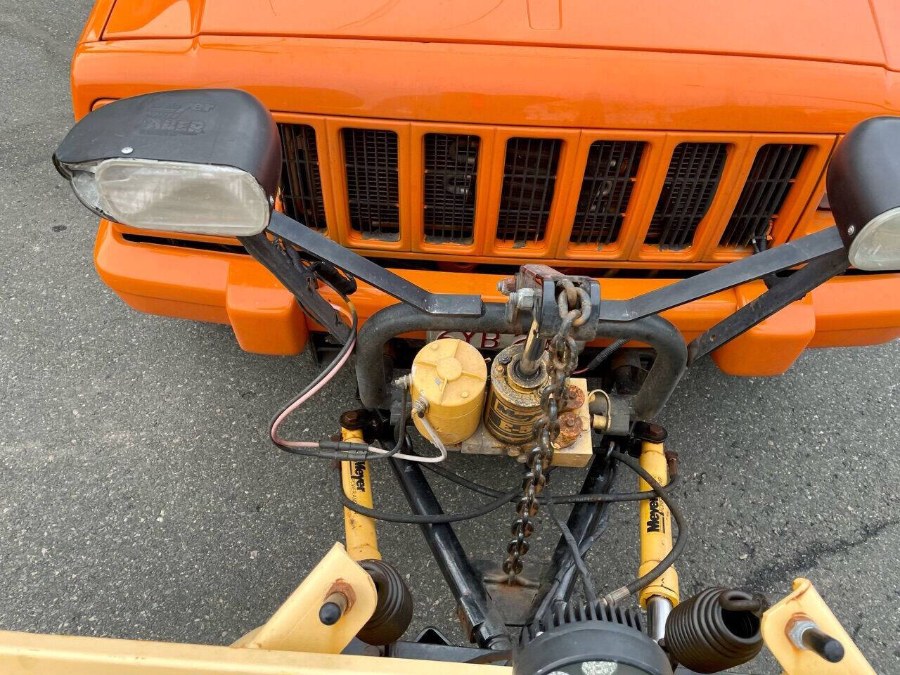 1998 Jeep Cherokee 4dr Sport 4WD, available for sale in Salem, Massachusetts | Dave Franks Auto Sales. Salem, Massachusetts 1998 Jeep Cherokee 4dr Sport 4WD, available for sale in Salem, Massachusetts | Dave Franks Auto Sales. Salem, Massachusetts