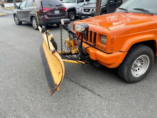 1998 Jeep Cherokee 4dr Sport 4WD, available for sale in Salem, Massachusetts | Dave Franks Auto Sales. Salem, Massachusetts 1998 Jeep Cherokee 4dr Sport 4WD, available for sale in Salem, Massachusetts | Dave Franks Auto Sales. Salem, Massachusetts