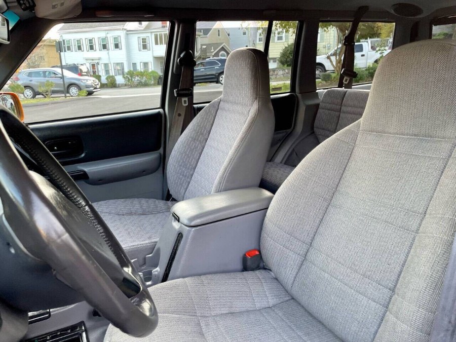1998 Jeep Cherokee 4dr Sport 4WD, available for sale in Salem, Massachusetts | Dave Franks Auto Sales. Salem, Massachusetts 1998 Jeep Cherokee 4dr Sport 4WD, available for sale in Salem, Massachusetts | Dave Franks Auto Sales. Salem, Massachusetts