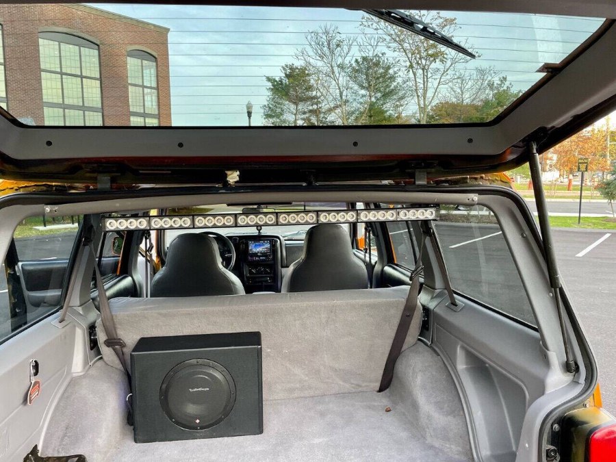 1998 Jeep Cherokee 4dr Sport 4WD, available for sale in Salem, Massachusetts | Dave Franks Auto Sales. Salem, Massachusetts 1998 Jeep Cherokee 4dr Sport 4WD, available for sale in Salem, Massachusetts | Dave Franks Auto Sales. Salem, Massachusetts