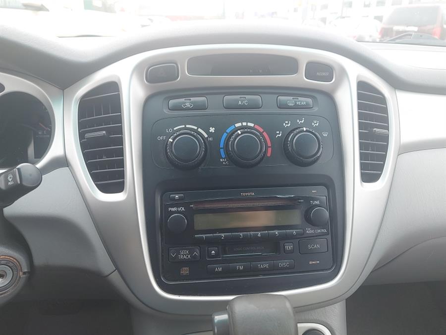 2006 Toyota Highlander 4dr V6 4WD w/3rd Row, available for sale in West Hartford, Connecticut | Chadrad Motors llc. West Hartford, Connecticut 2006 Toyota Highlander 4dr V6 4WD w/3rd Row, available for sale in West Hartford, Connecticut | Chadrad Motors llc. West Hartford, Connecticut