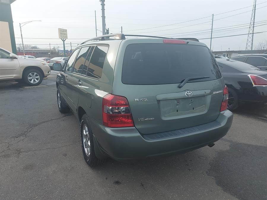 2006 Toyota Highlander 4dr V6 4WD w/3rd Row, available for sale in West Hartford, Connecticut | Chadrad Motors llc. West Hartford, Connecticut 2006 Toyota Highlander 4dr V6 4WD w/3rd Row, available for sale in West Hartford, Connecticut | Chadrad Motors llc. West Hartford, Connecticut