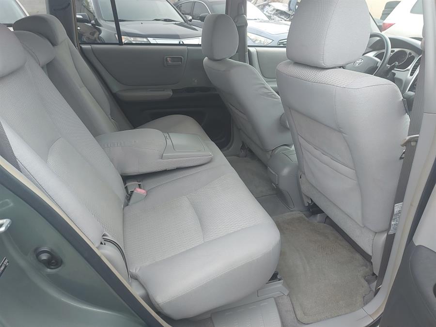 2006 Toyota Highlander 4dr V6 4WD w/3rd Row, available for sale in West Hartford, Connecticut | Chadrad Motors llc. West Hartford, Connecticut 2006 Toyota Highlander 4dr V6 4WD w/3rd Row, available for sale in West Hartford, Connecticut | Chadrad Motors llc. West Hartford, Connecticut