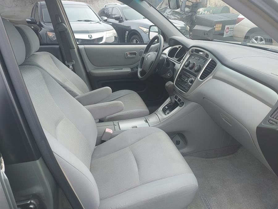 2006 Toyota Highlander 4dr V6 4WD w/3rd Row, available for sale in West Hartford, Connecticut | Chadrad Motors llc. West Hartford, Connecticut 2006 Toyota Highlander 4dr V6 4WD w/3rd Row, available for sale in West Hartford, Connecticut | Chadrad Motors llc. West Hartford, Connecticut