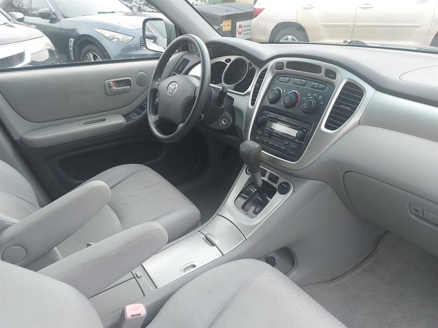 2006 Toyota Highlander 4dr V6 4WD w/3rd Row, available for sale in West Hartford, Connecticut | Chadrad Motors llc. West Hartford, Connecticut 2006 Toyota Highlander 4dr V6 4WD w/3rd Row, available for sale in West Hartford, Connecticut | Chadrad Motors llc. West Hartford, Connecticut