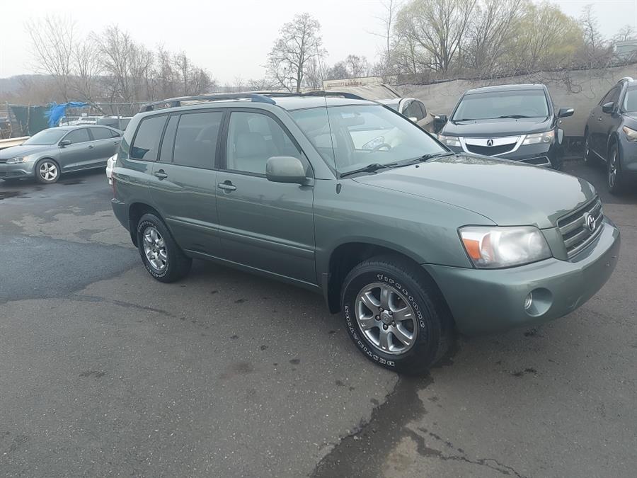 2006 Toyota Highlander 4dr V6 4WD w/3rd Row, available for sale in West Hartford, Connecticut | Chadrad Motors llc. West Hartford, Connecticut 2006 Toyota Highlander 4dr V6 4WD w/3rd Row, available for sale in West Hartford, Connecticut | Chadrad Motors llc. West Hartford, Connecticut