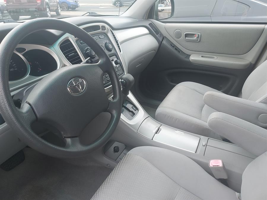 2006 Toyota Highlander 4dr V6 4WD w/3rd Row, available for sale in West Hartford, Connecticut | Chadrad Motors llc. West Hartford, Connecticut 2006 Toyota Highlander 4dr V6 4WD w/3rd Row, available for sale in West Hartford, Connecticut | Chadrad Motors llc. West Hartford, Connecticut