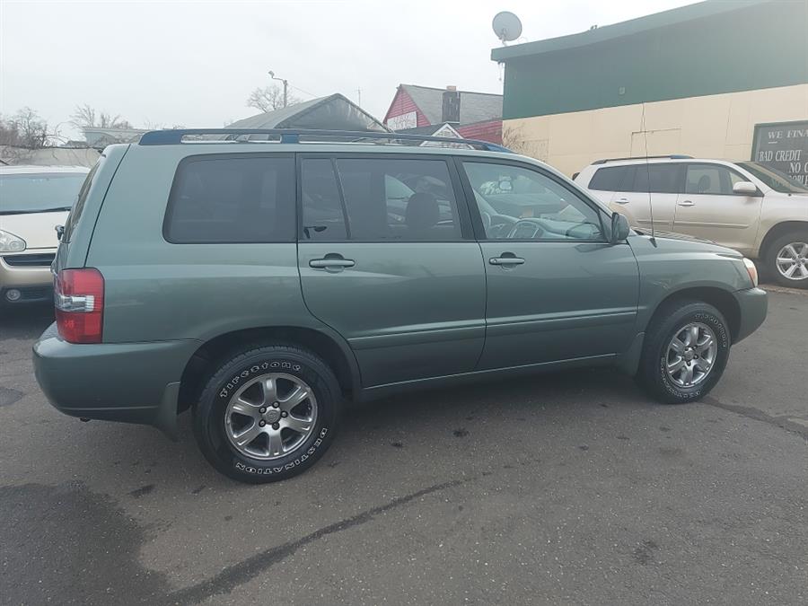 2006 Toyota Highlander 4dr V6 4WD w/3rd Row, available for sale in West Hartford, Connecticut | Chadrad Motors llc. West Hartford, Connecticut 2006 Toyota Highlander 4dr V6 4WD w/3rd Row, available for sale in West Hartford, Connecticut | Chadrad Motors llc. West Hartford, Connecticut