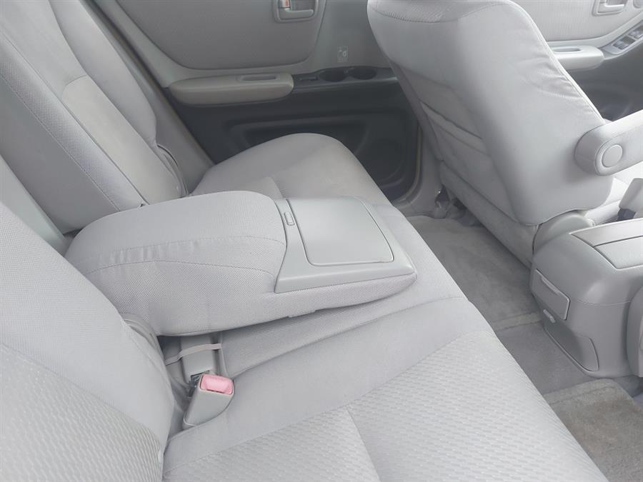 2006 Toyota Highlander 4dr V6 4WD w/3rd Row, available for sale in West Hartford, Connecticut | Chadrad Motors llc. West Hartford, Connecticut 2006 Toyota Highlander 4dr V6 4WD w/3rd Row, available for sale in West Hartford, Connecticut | Chadrad Motors llc. West Hartford, Connecticut