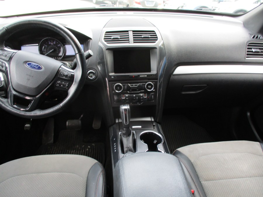2017 Ford Explorer XLT 4WD, available for sale in Meriden, Connecticut | Cos Central Auto. Meriden, Connecticut 2017 Ford Explorer XLT 4WD, available for sale in Meriden, Connecticut | Cos Central Auto. Meriden, Connecticut