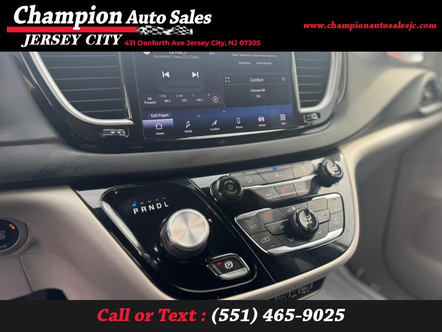 2022 Chrysler Pacifica Touring L FWD, available for sale in Jersey City, New Jersey | Champion Auto Sales. Jersey City, New Jersey 2022 Chrysler Pacifica Touring L FWD, available for sale in Jersey City, New Jersey | Champion Auto Sales. Jersey City, New Jersey