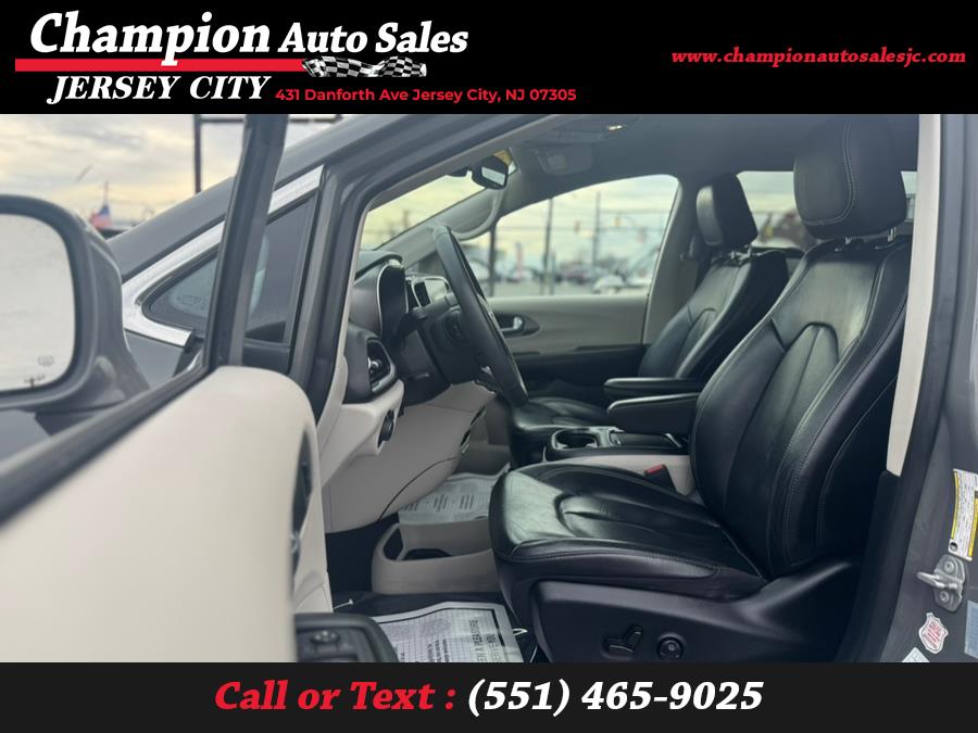 2022 Chrysler Pacifica Touring L FWD, available for sale in Jersey City, New Jersey | Champion Auto Sales. Jersey City, New Jersey 2022 Chrysler Pacifica Touring L FWD, available for sale in Jersey City, New Jersey | Champion Auto Sales. Jersey City, New Jersey