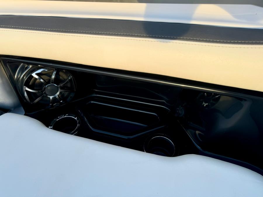 2021 Yamaha 275 SE, available for sale in Darien, Wisconsin | Geneva Motor Cars. Darien, Wisconsin 2021 Yamaha 275 SE, available for sale in Darien, Wisconsin | Geneva Motor Cars. Darien, Wisconsin