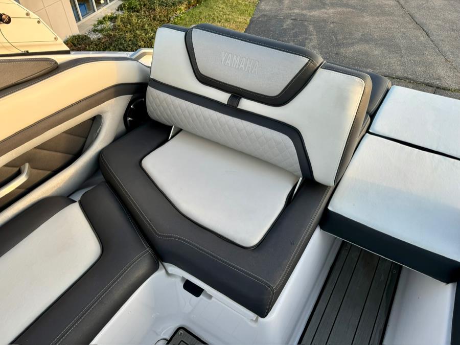 2021 Yamaha 275 SE, available for sale in Darien, Wisconsin | Geneva Motor Cars. Darien, Wisconsin 2021 Yamaha 275 SE, available for sale in Darien, Wisconsin | Geneva Motor Cars. Darien, Wisconsin