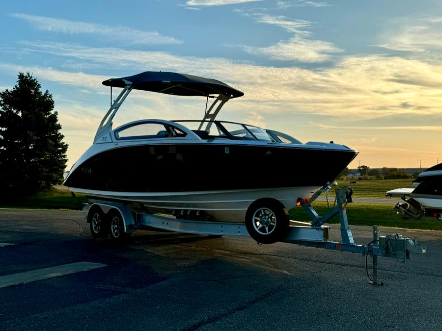 2021 Yamaha 275 SE, available for sale in Darien, Wisconsin | Geneva Motor Cars. Darien, Wisconsin 2021 Yamaha 275 SE, available for sale in Darien, Wisconsin | Geneva Motor Cars. Darien, Wisconsin