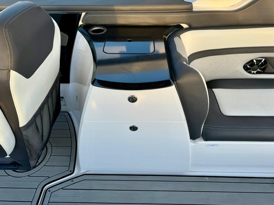 2021 Yamaha 275 SE, available for sale in Darien, Wisconsin | Geneva Motor Cars. Darien, Wisconsin 2021 Yamaha 275 SE, available for sale in Darien, Wisconsin | Geneva Motor Cars. Darien, Wisconsin