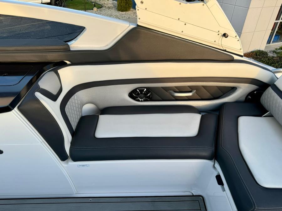 2021 Yamaha 275 SE, available for sale in Darien, Wisconsin | Geneva Motor Cars. Darien, Wisconsin 2021 Yamaha 275 SE, available for sale in Darien, Wisconsin | Geneva Motor Cars. Darien, Wisconsin