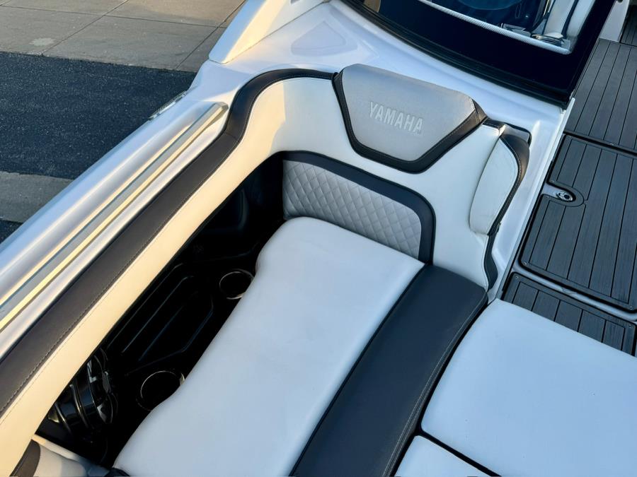 2021 Yamaha 275 SE, available for sale in Darien, Wisconsin | Geneva Motor Cars. Darien, Wisconsin 2021 Yamaha 275 SE, available for sale in Darien, Wisconsin | Geneva Motor Cars. Darien, Wisconsin