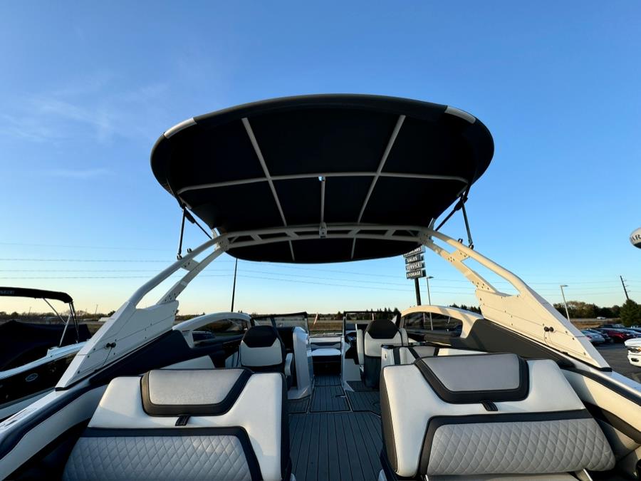 2021 Yamaha 275 SE, available for sale in Darien, Wisconsin | Geneva Motor Cars. Darien, Wisconsin 2021 Yamaha 275 SE, available for sale in Darien, Wisconsin | Geneva Motor Cars. Darien, Wisconsin