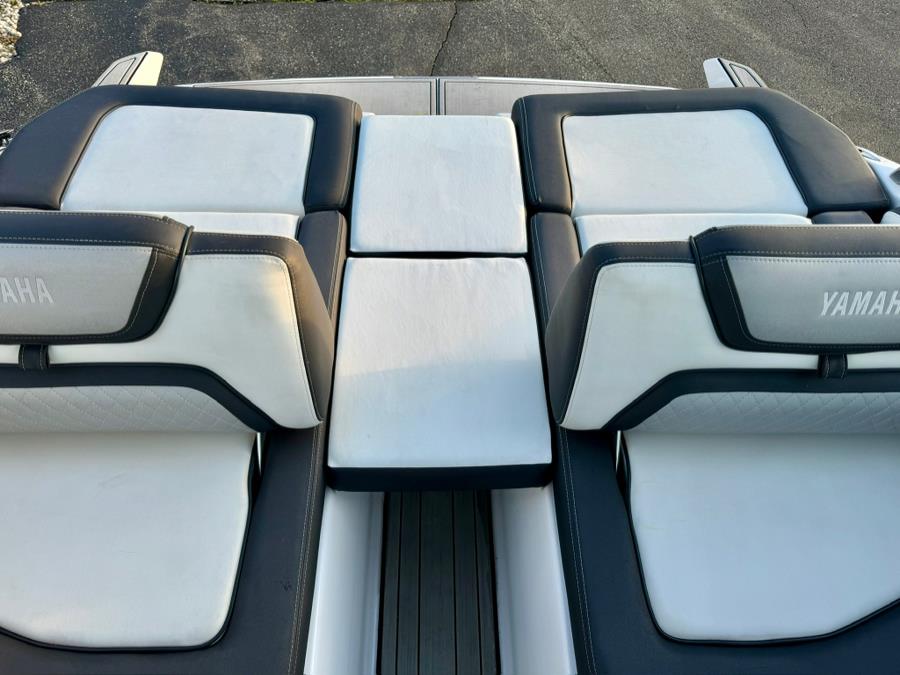 2021 Yamaha 275 SE, available for sale in Darien, Wisconsin | Geneva Motor Cars. Darien, Wisconsin 2021 Yamaha 275 SE, available for sale in Darien, Wisconsin | Geneva Motor Cars. Darien, Wisconsin