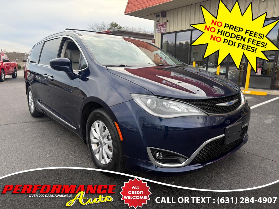 Used 2018 Chrysler Pacifica in Bohemia, New York | Performance Auto Inc. Bohemia, New York