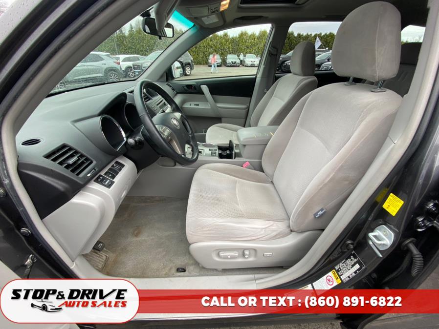 2009 Toyota Highlander 4WD 4dr V6 Base, available for sale in East Windsor, Connecticut | Stop & Drive Auto Sales. East Windsor, Connecticut 2009 Toyota Highlander 4WD 4dr V6 Base, available for sale in East Windsor, Connecticut | Stop & Drive Auto Sales. East Windsor, Connecticut