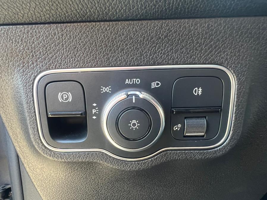 2022 Mercedes-Benz EQB EQB 350 AWD, available for sale in Daly City, California | Green Light Auto Wholesale. Daly City, California 2022 Mercedes-Benz EQB EQB 350 AWD, available for sale in Daly City, California | Green Light Auto Wholesale. Daly City, California