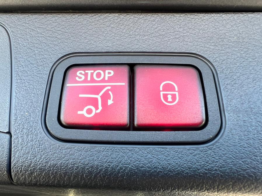 2022 Mercedes-Benz EQB EQB 350 AWD, available for sale in Daly City, California | Green Light Auto Wholesale. Daly City, California 2022 Mercedes-Benz EQB EQB 350 AWD, available for sale in Daly City, California | Green Light Auto Wholesale. Daly City, California