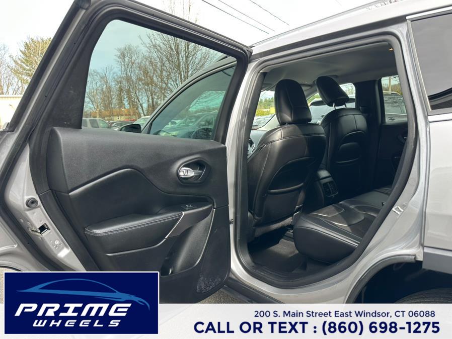 2019 Jeep Cherokee Latitude Plus 4x4, available for sale in East Windsor, Connecticut | Prime Wheels. East Windsor, Connecticut 2019 Jeep Cherokee Latitude Plus 4x4, available for sale in East Windsor, Connecticut | Prime Wheels. East Windsor, Connecticut