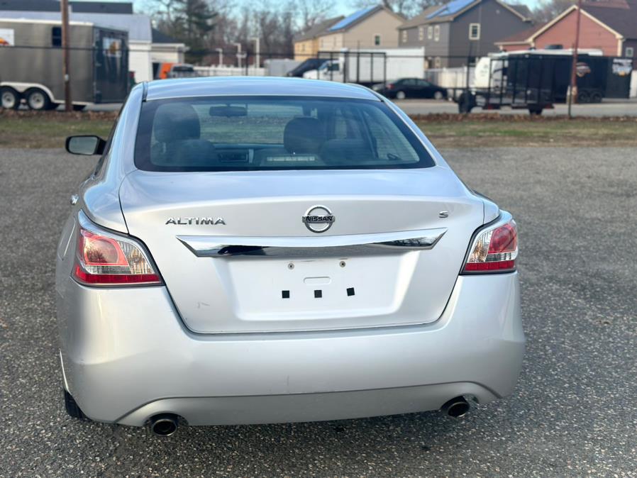 2015 Nissan Altima 4dr Sdn I4 2.5 S, available for sale in Springfield, Massachusetts | Auto Globe LLC. Springfield, Massachusetts 2015 Nissan Altima 4dr Sdn I4 2.5 S, available for sale in Springfield, Massachusetts | Auto Globe LLC. Springfield, Massachusetts