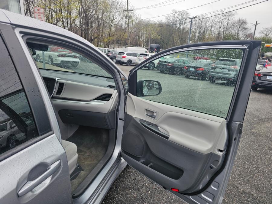 2018 Toyota Sienna LE Mobility FWD 7-Passenger Mobility (Natl), available for sale in Rosedale, New York | Sunrise Auto Sales. Rosedale, New York 2018 Toyota Sienna LE Mobility FWD 7-Passenger Mobility (Natl), available for sale in Rosedale, New York | Sunrise Auto Sales. Rosedale, New York