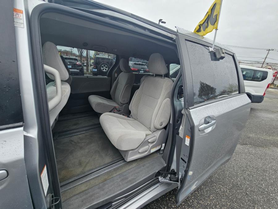 2018 Toyota Sienna LE Mobility FWD 7-Passenger Mobility (Natl), available for sale in Elmont, New York | Sunrise of Elmont. Elmont, New York 2018 Toyota Sienna LE Mobility FWD 7-Passenger Mobility (Natl), available for sale in Elmont, New York | Sunrise of Elmont. Elmont, New York