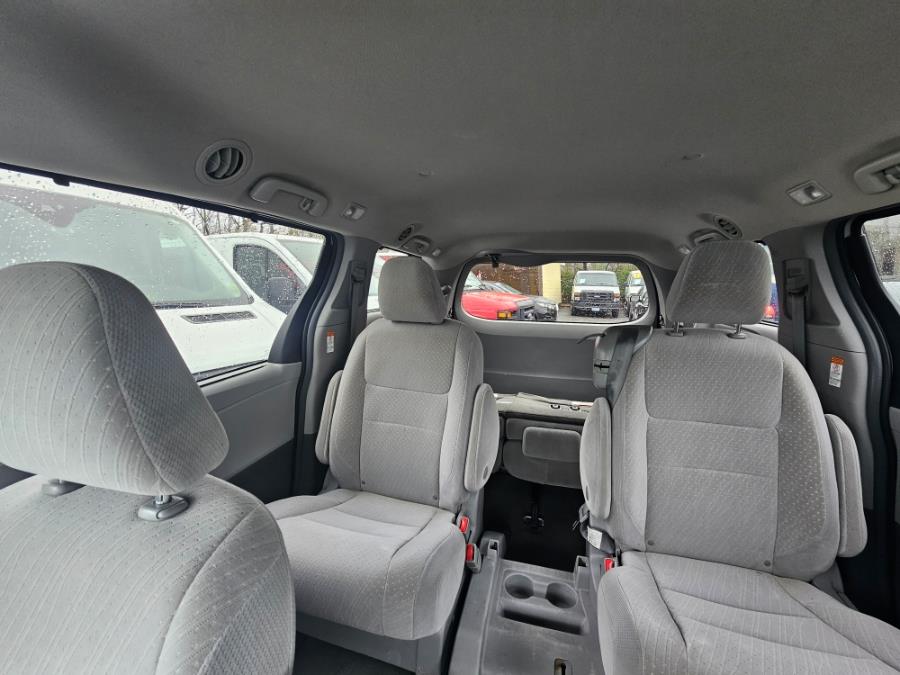 2018 Toyota Sienna LE Mobility FWD 7-Passenger Mobility (Natl), available for sale in Elmont, New York | Sunrise of Elmont. Elmont, New York 2018 Toyota Sienna LE Mobility FWD 7-Passenger Mobility (Natl), available for sale in Elmont, New York | Sunrise of Elmont. Elmont, New York