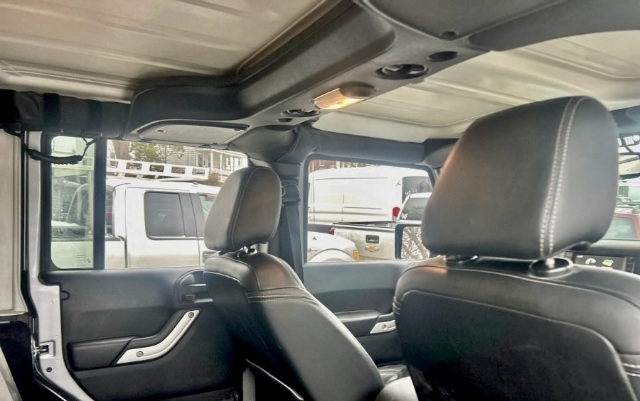 2016 Jeep Wrangler Unlimited 4WD 4dr Rubicon, available for sale in Manchester, New Hampshire | Second Street Auto Sales Inc. Manchester, New Hampshire 2016 Jeep Wrangler Unlimited 4WD 4dr Rubicon, available for sale in Manchester, New Hampshire | Second Street Auto Sales Inc. Manchester, New Hampshire