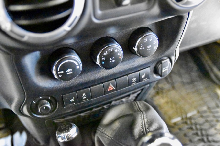 2016 Jeep Wrangler Unlimited 4WD 4dr Rubicon, available for sale in Manchester, New Hampshire | Second Street Auto Sales Inc. Manchester, New Hampshire 2016 Jeep Wrangler Unlimited 4WD 4dr Rubicon, available for sale in Manchester, New Hampshire | Second Street Auto Sales Inc. Manchester, New Hampshire