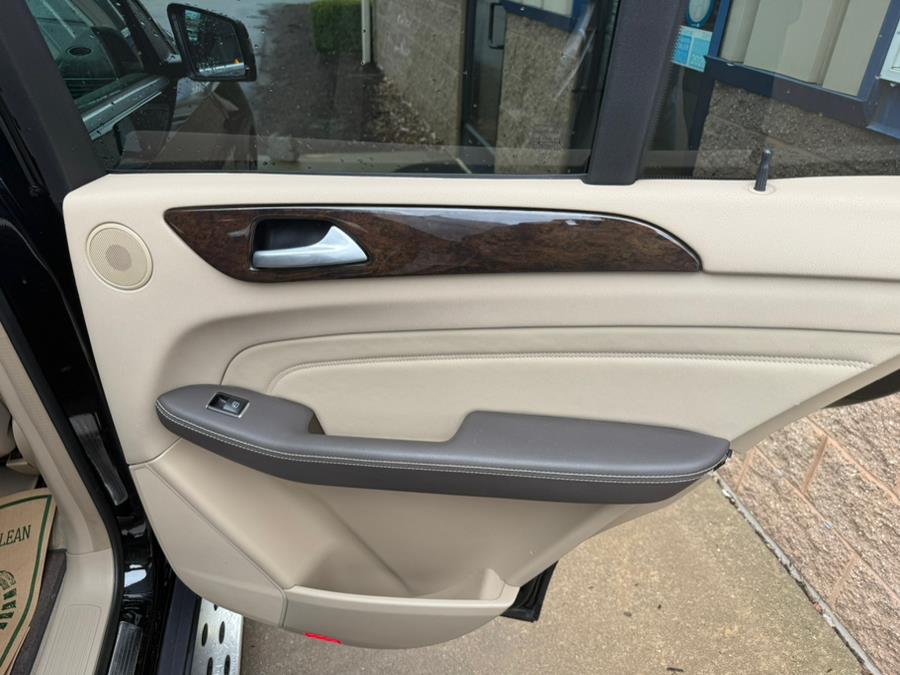2014 Mercedes-Benz M-Class 4MATIC 4dr ML 350, available for sale in East Windsor, Connecticut | Century Auto And Truck. East Windsor, Connecticut 2014 Mercedes-Benz M-Class 4MATIC 4dr ML 350, available for sale in East Windsor, Connecticut | Century Auto And Truck. East Windsor, Connecticut