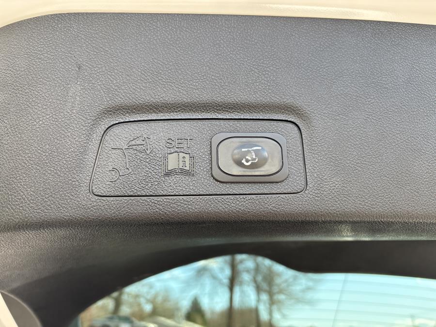 2017 Lincoln MKC Select AWD, available for sale in Old Saybrook, Connecticut | Saybrook Auto Barn. Old Saybrook, Connecticut 2017 Lincoln MKC Select AWD, available for sale in Old Saybrook, Connecticut | Saybrook Auto Barn. Old Saybrook, Connecticut