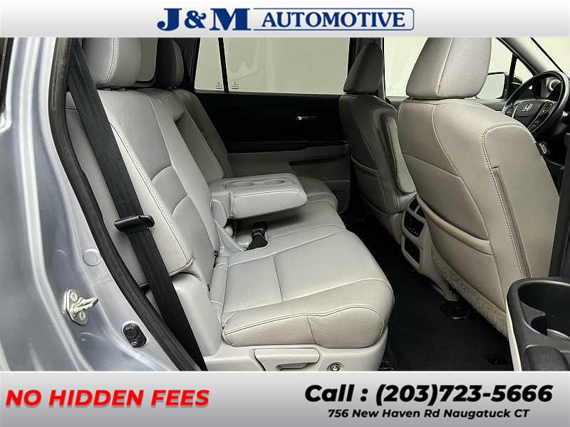 2017 Honda Pilot EX-L, available for sale in Naugatuck, Connecticut | J&M Automotive Sls&Svc LLC. Naugatuck, Connecticut 2017 Honda Pilot EX-L, available for sale in Naugatuck, Connecticut | J&M Automotive Sls&Svc LLC. Naugatuck, Connecticut