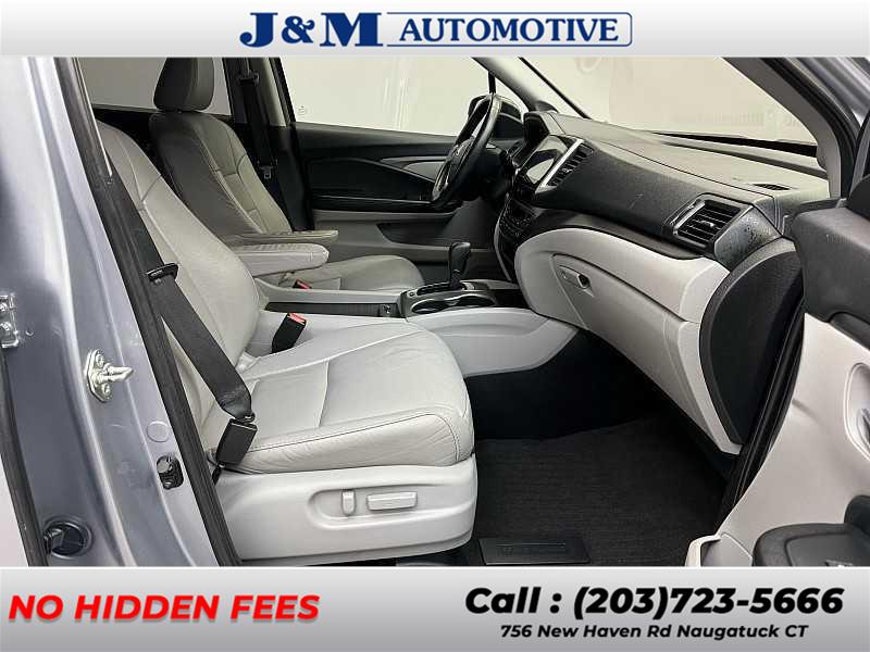 2017 Honda Pilot EX-L, available for sale in Naugatuck, Connecticut | J&M Automotive Sls&Svc LLC. Naugatuck, Connecticut 2017 Honda Pilot EX-L, available for sale in Naugatuck, Connecticut | J&M Automotive Sls&Svc LLC. Naugatuck, Connecticut