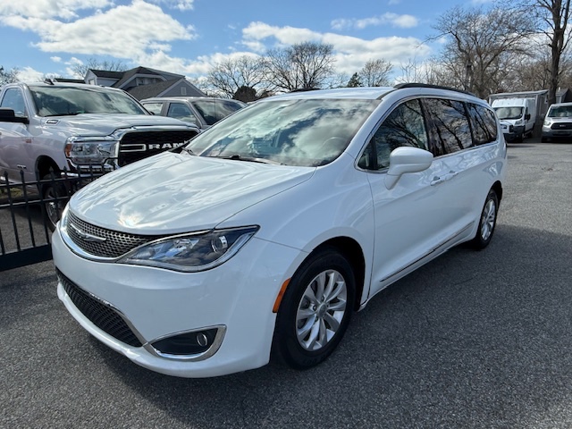 2017 Chrysler Pacifica Touring-L FWD, available for sale in Huntington Station, New York | Huntington Auto Mall. Huntington Station, New York 2017 Chrysler Pacifica Touring-L FWD, available for sale in Huntington Station, New York | Huntington Auto Mall. Huntington Station, New York