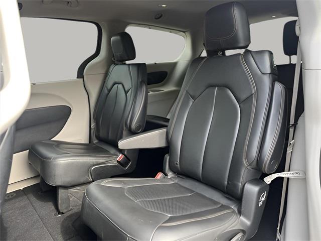 2019 Chrysler Pacifica Touring L Plus, available for sale in Stratford, Connecticut | Wiz Leasing Inc. Stratford, Connecticut 2019 Chrysler Pacifica Touring L Plus, available for sale in Stratford, Connecticut | Wiz Leasing Inc. Stratford, Connecticut
